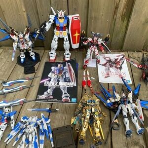 Lot of Rare Gundam Action Figures: RX-78-2, Etc & Accessories